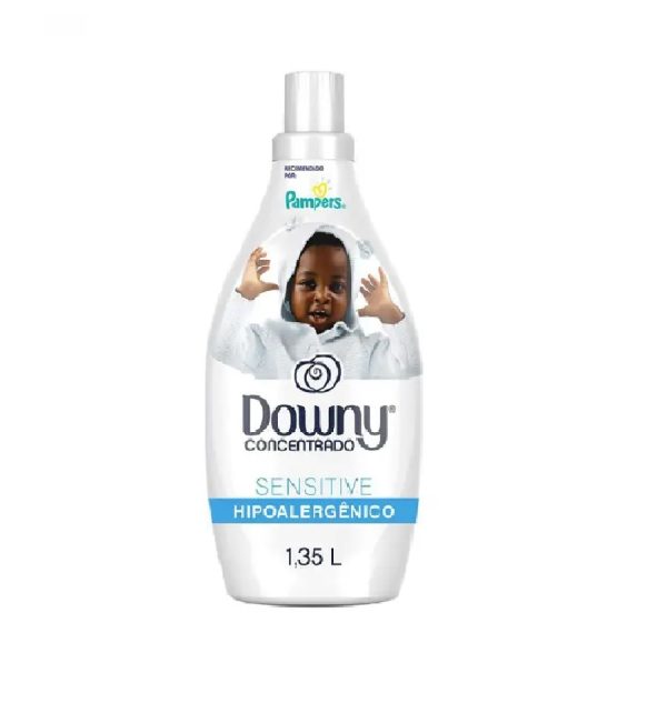 Amaciante de Roupas Concentrado Downy 1,35L Sensitive.